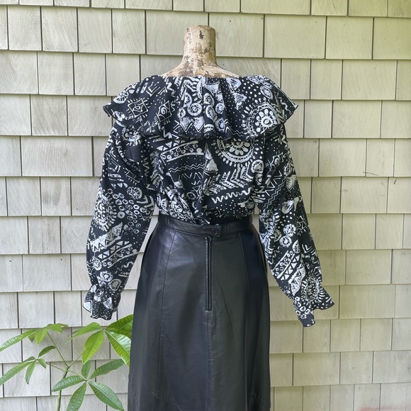 Statement blouse Graffiti Linen 🏴 - Picture 13 of 14